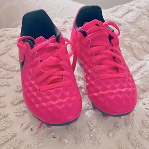 NIKE Tempo toddler girl soccer cleats